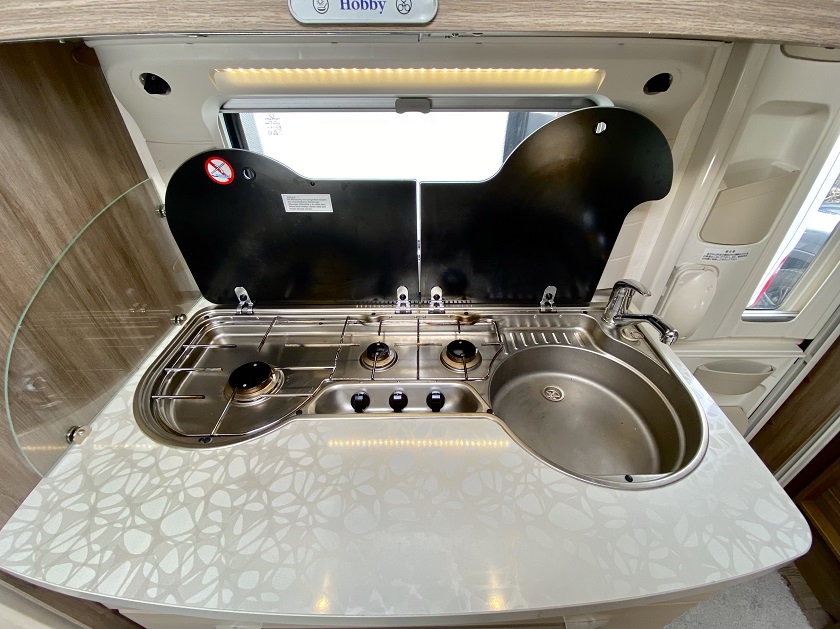 Hobby 490KMF Deluxe | キャンピングカー HOBBY/SWIFT